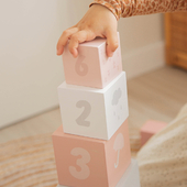Learn numbers and shapes in a fun and playful way with our stacking blocks! These stacking blocks are also available in blue. 🥰⁣⁣⁣
⁣⁣⁣
#labellabel #stackingblocks #playandlearn #woodenstackingblocks #babyblocks #educationaltoys