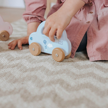 Roadtrip! Where are we driving to today? 🛣️⁣
⁣
⁣
⁣
⁣
#labellabel #woodentoys #woodencars #racecar #happykids #indoorplay #kidswoodentoys