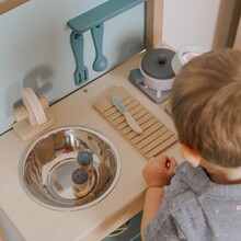 It's cooking time!!!!🥘🍳 🍜
What will your little one prepare in the kitchen for you?

#labellabel #woodentoys #playkitchen #woodentoykitchen #toykitchen #pretendplay #minichef #imaginativeplay #childhoodunplugged