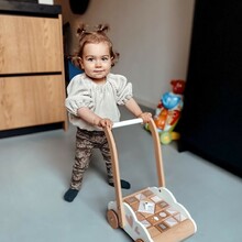 Lux is walking around the house with our baby walker 😍

📸 Thanks @riannelief for this cute picture 

#labellabel #woodentoys #babywalker #woodenbabywalker #woodenblocks #ecoproducts #babygifts