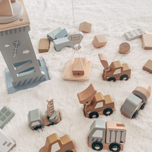It's Monday, back to work! 🚧 👷⁣
⁣
⁣
📷: @ourtravelpaths⁣
⁣
⁣
⁣
⁣
#woodentoys #constructionsite #backtowork #imaginaryplay #toddlerplay #toys #woodentoysforkids