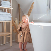 The perfect bath robe for your kid after bath time or a day at the beach. It's not only a bath robe but also a poncho!⁣
The outside is made of muslin and the inside is absorbent terry! ☁️⁣⁣
⁣
⁣
⁣
⁣
⁣
#labellabel #babybathrobe #babyprodcuts #babyessentials #babiesofinstagram #newcollection #bathtime #bathrobe